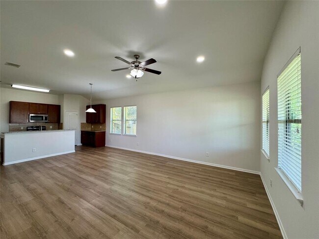 Building Photo - 18717 Stewart Hill Dr