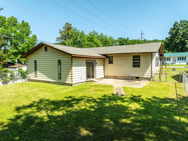 Building Photo - 2816 Memphis St