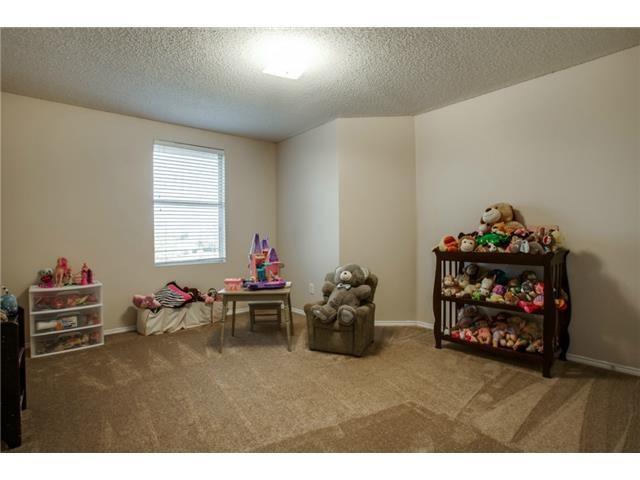 Building Photo - 2937 Jamestown Dr