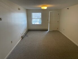 Building Photo - 844 State St