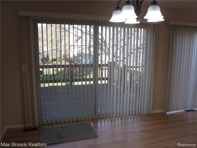 Building Photo - 4250 Breckenridge Dr