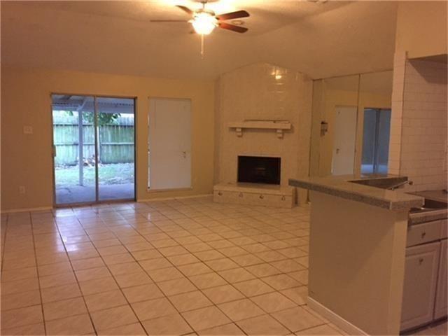 Building Photo - 8219 Sandy Glen Ln