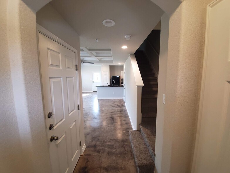 Building Photo - 16906 Spirit Brk
