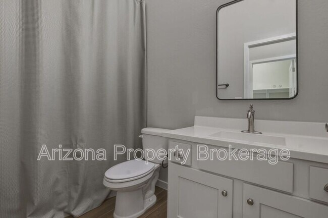 Building Photo - 2747 S Wildrose