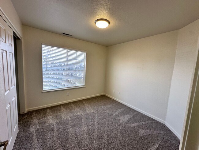 Building Photo - 7821 Cadiz Ct