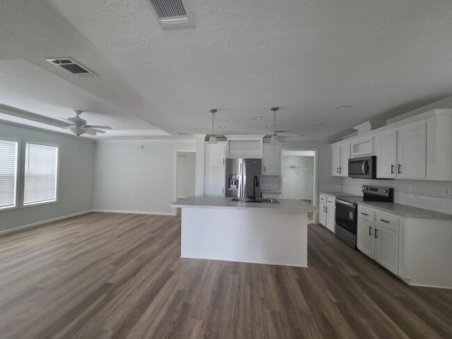 Building Photo - 2760 Ranch House Rd