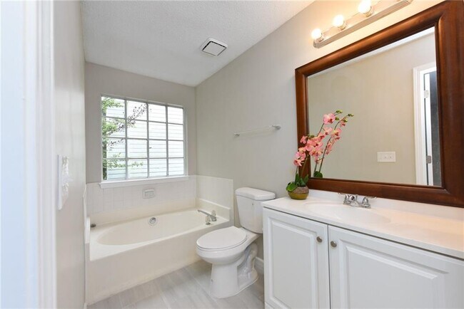 Building Photo - 1575 Watercrest Cir