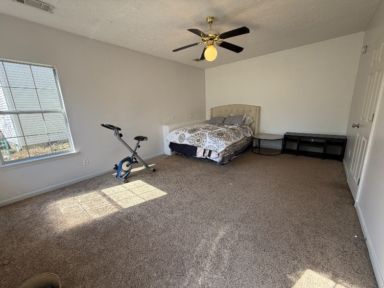 Building Photo - 669 Granwood Blvd