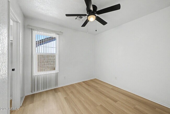 Building Photo - 7119 W Krall St