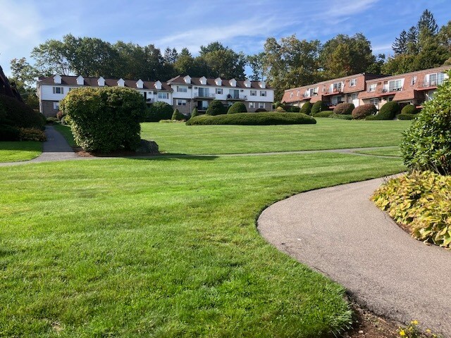 Building Photo - 28 Williamsburg Ct