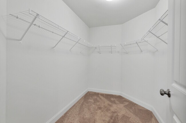 Building Photo - 2452 Belltown Dr SW