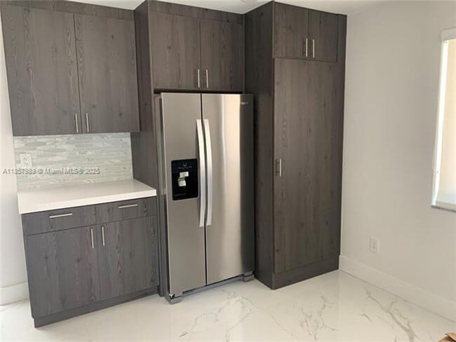 Building Photo - 3260 SW 23rd Ter #3260 MIAMI, FL 33145