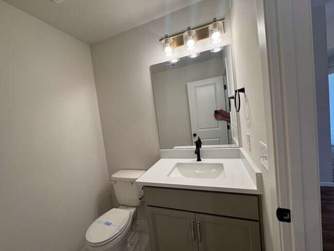 Building Photo - Brand New - 4 bedroom, 2.5 bath, 2 car garage in Bixby Ok