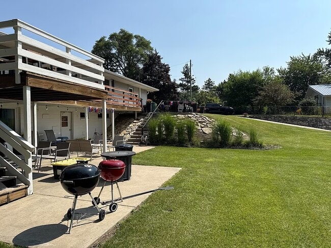 Building Photo - 15125 Washington Ave