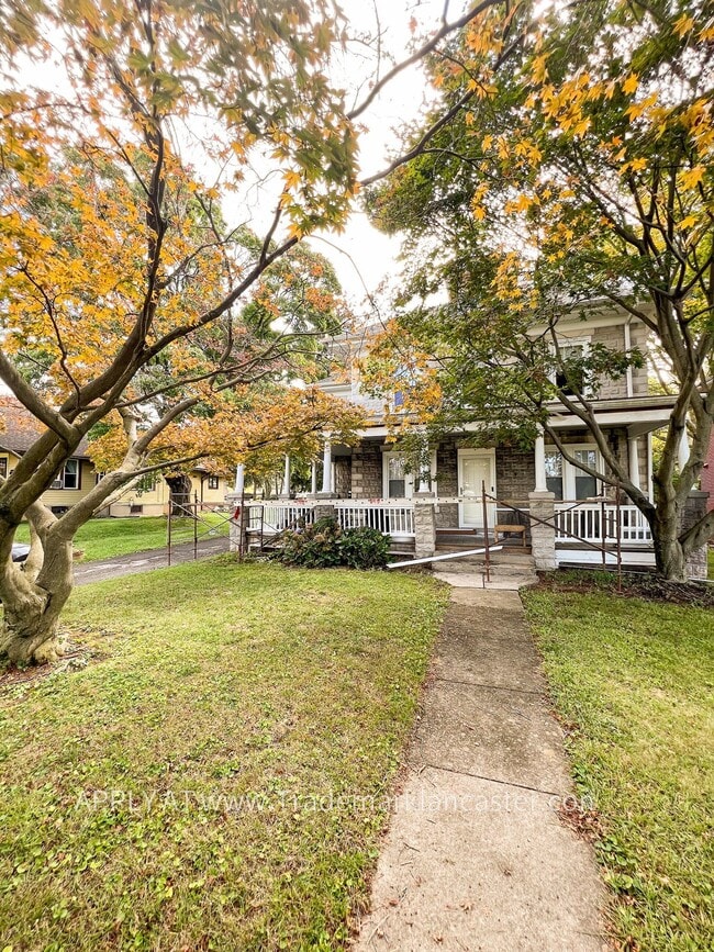 Building Photo - 310 Manor Ave