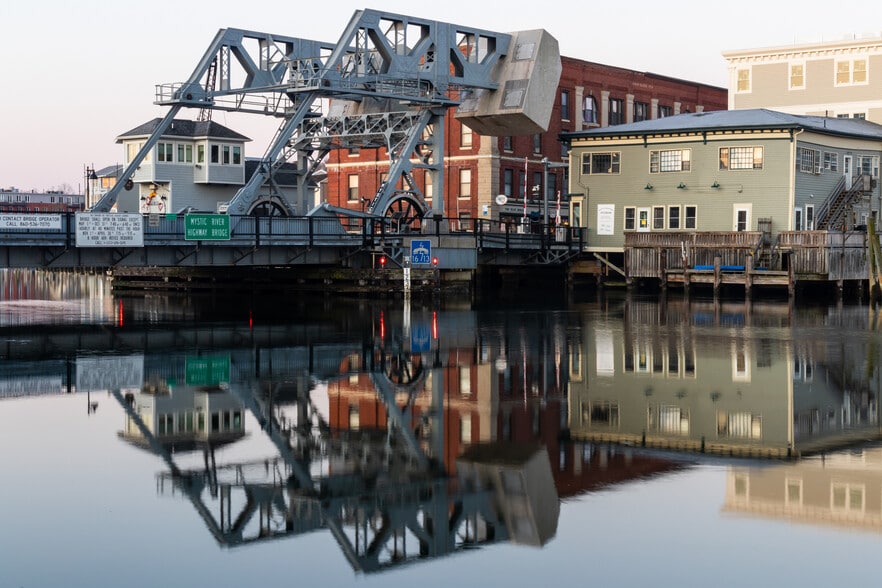 Building Photo - 36 Pequotsepos Rd