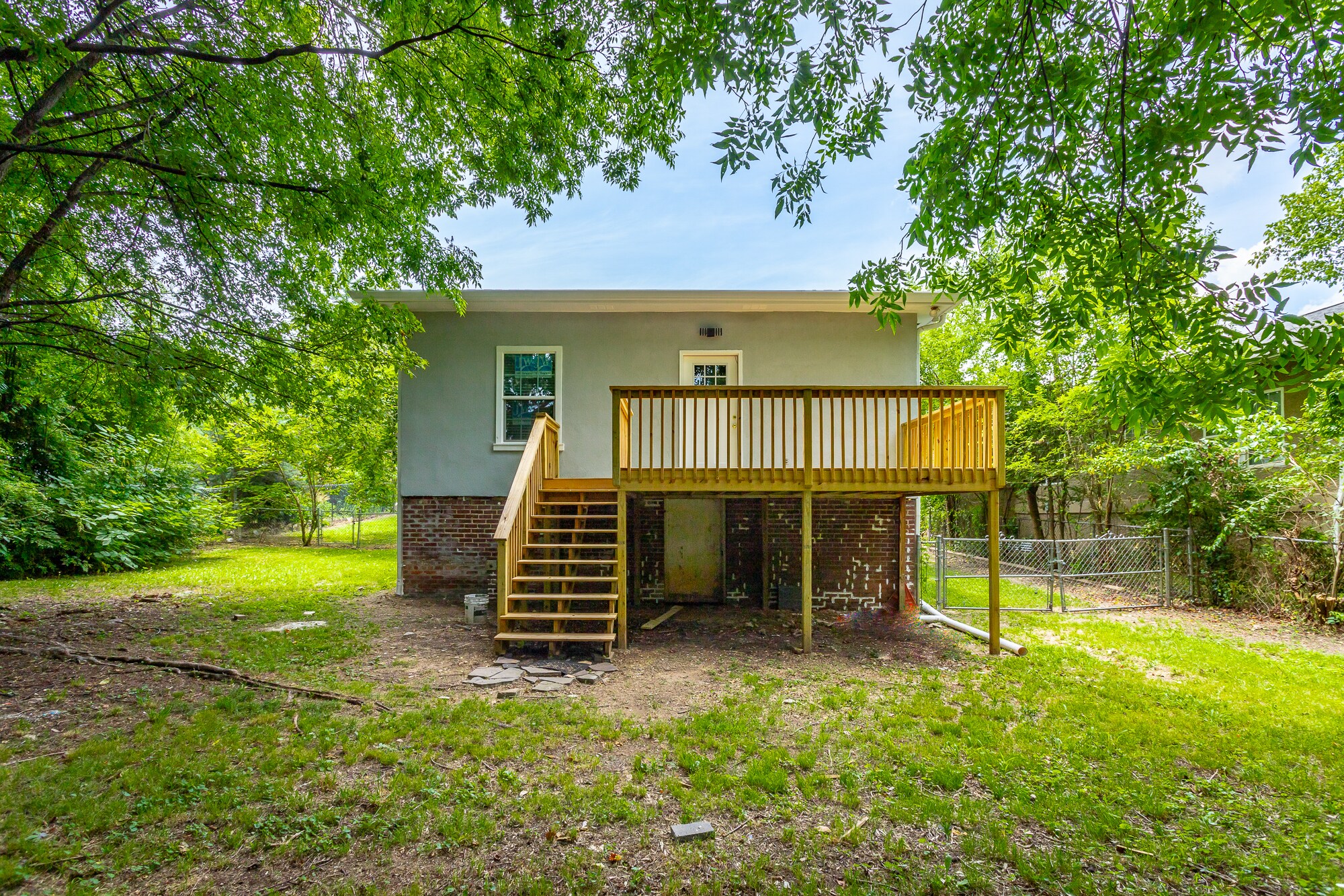 Building Photo - 2511 Oak St