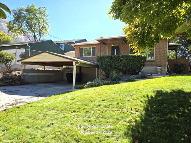 Primary Photo - 2576 E Wren Rd
