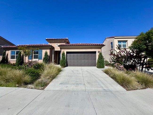 Primary Photo - 4 bedroom single story Spencers Crossing h...