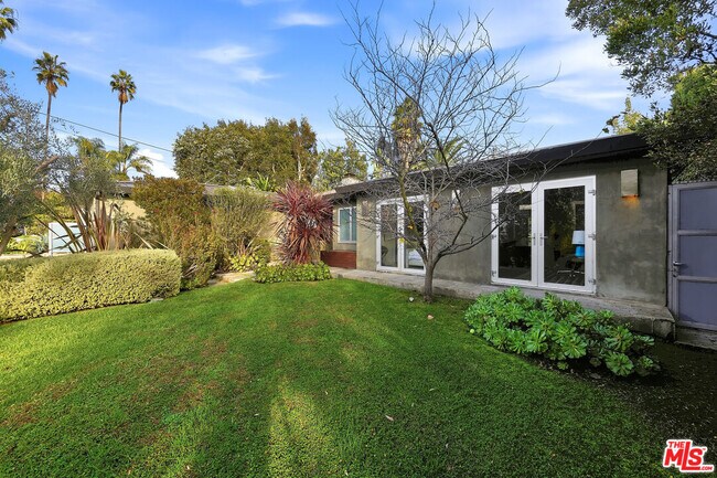 Building Photo - 3154 Queensbury Dr