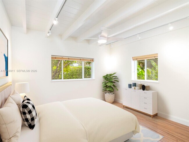 Building Photo - 11800 SW 77th Ave