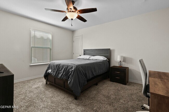 Building Photo - 13920 Loreina Luz Ave