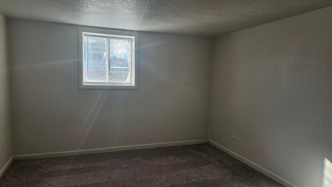 Building Photo - 20th Ave Duplex