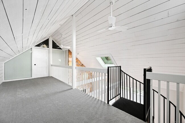 Building Photo - 144 W Norwalk Rd