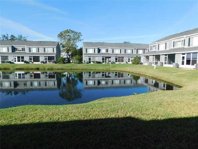 Building Photo - 262 Countryside Key Blvd