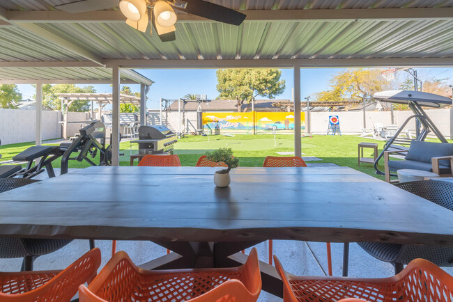 Building Photo - 3502 E Crocus Dr