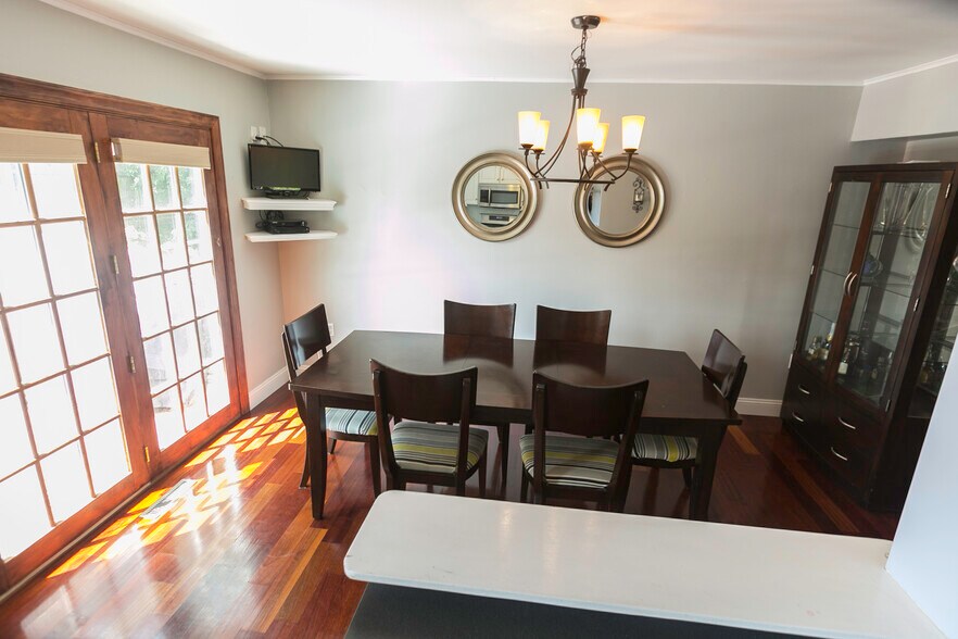 Building Photo - 540 Valleywood Rd