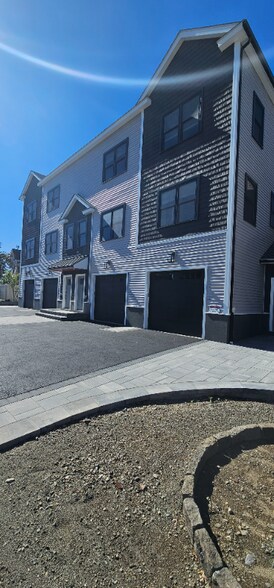 Building Photo - 15 Hadley Pl