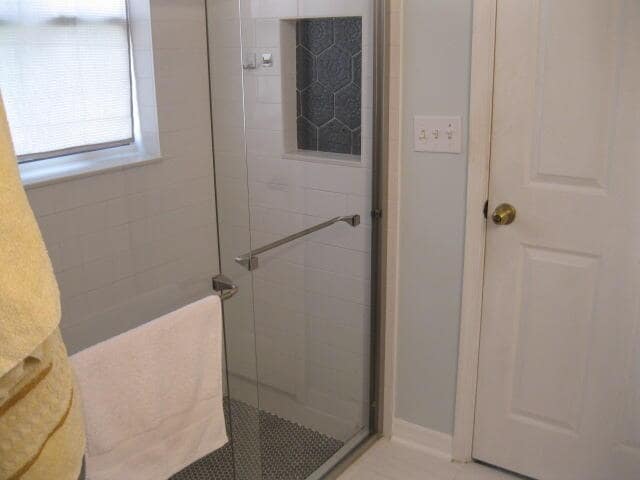 Building Photo - 816 NW Greenwich Ct