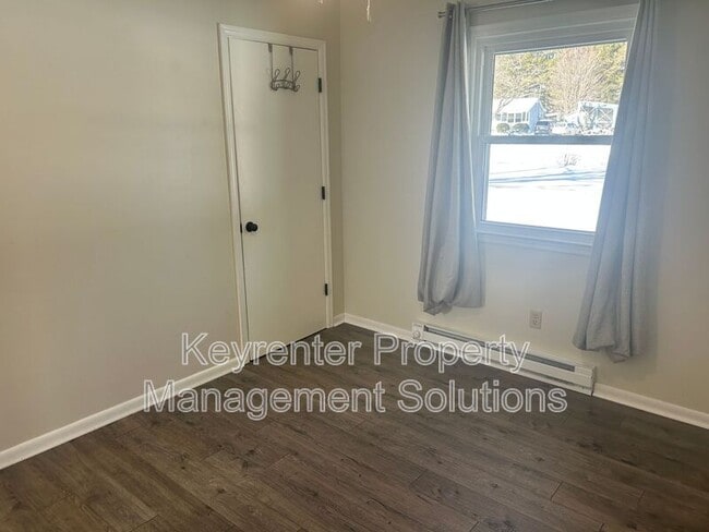 Building Photo - 266 Crawford Dr