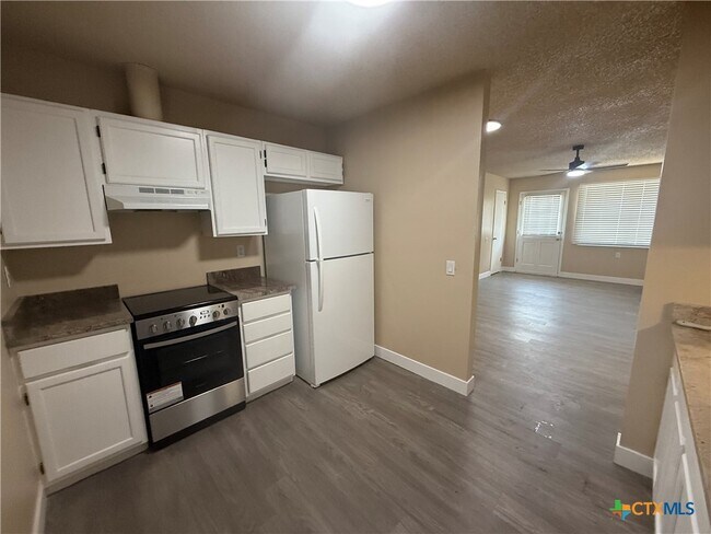 Building Photo - 200 Olsens Acres