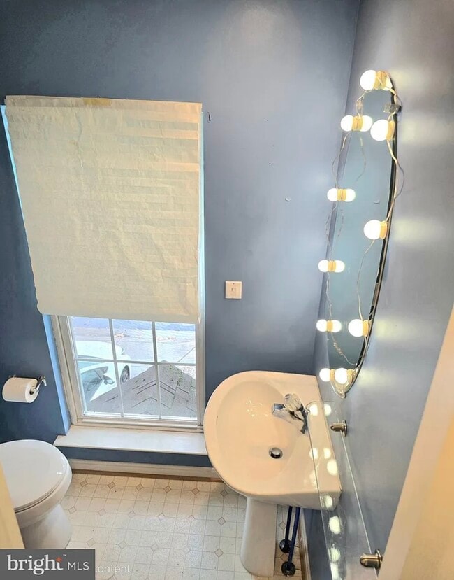 Building Photo - 13907 Edwall Dr