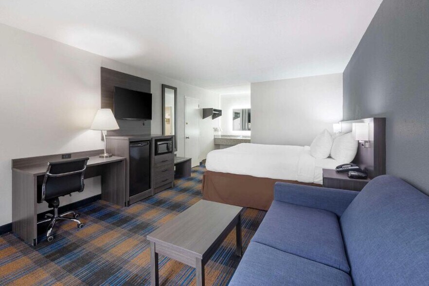 Primary Photo - Downtown Studio Suites- All Included