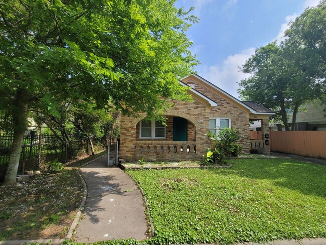 Primary Photo - 4919 Avenue O