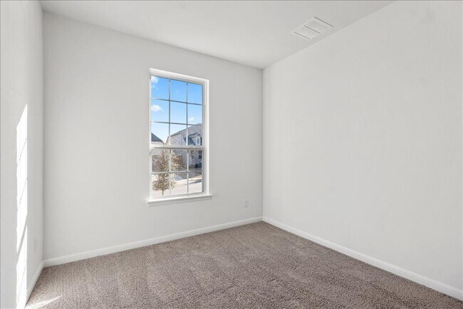 Building Photo - 133 Grn Knl Ln