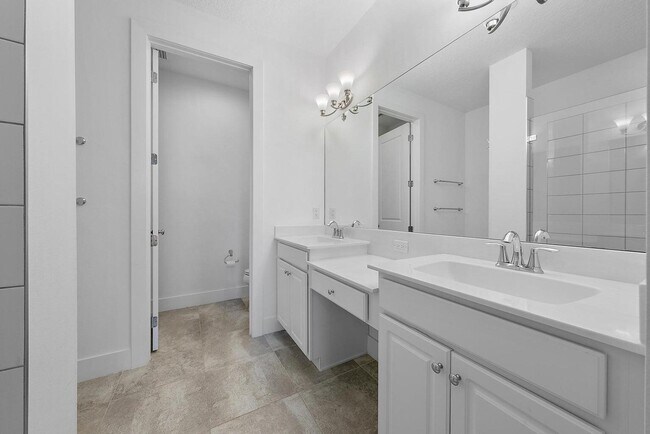 Building Photo - 12959 Alton Rd