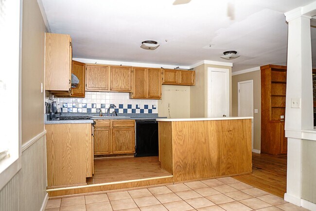Building Photo - Three Bedroom Home in the Heart of Port Royal