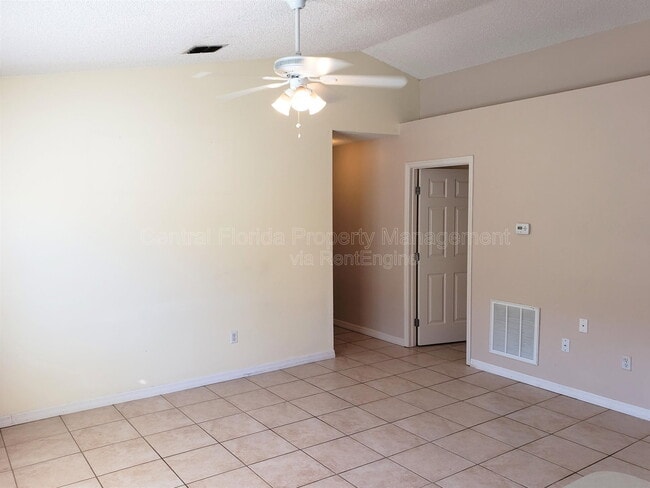 Building Photo - 2226 Justin Ave