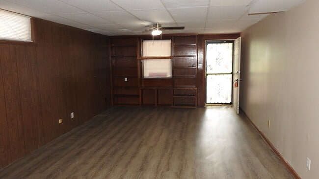 Building Photo - 1224 N Cottage Ave
