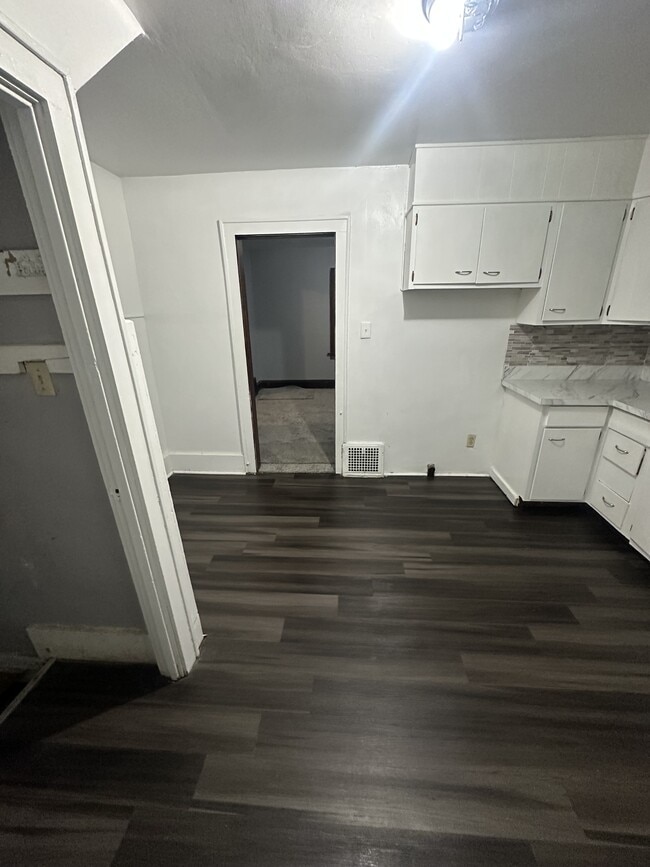 Building Photo - 785 Bellevue Ave