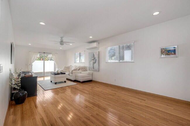 Building Photo - "Charming Coastal Retreat: 3-Bedroom Sanctuary on Agate Street, San Diego"