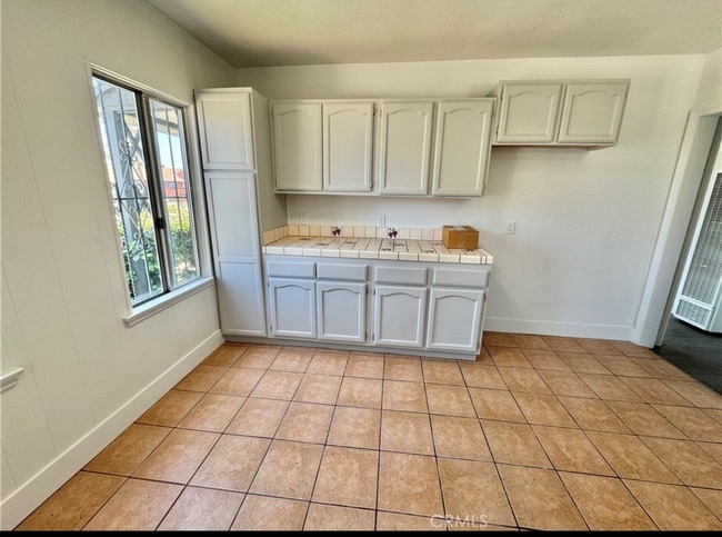 Building Photo - 249 S Matthisen Ave