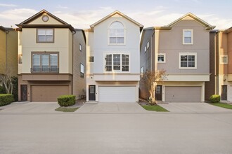 Building Photo - 3209 Clearview Cir