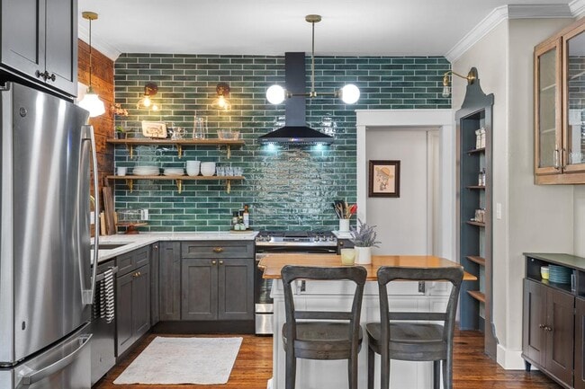 Building Photo - 519 E Ashby Pl