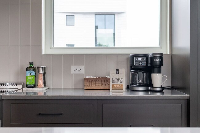 Building Photo - 1117 3rd Ave S