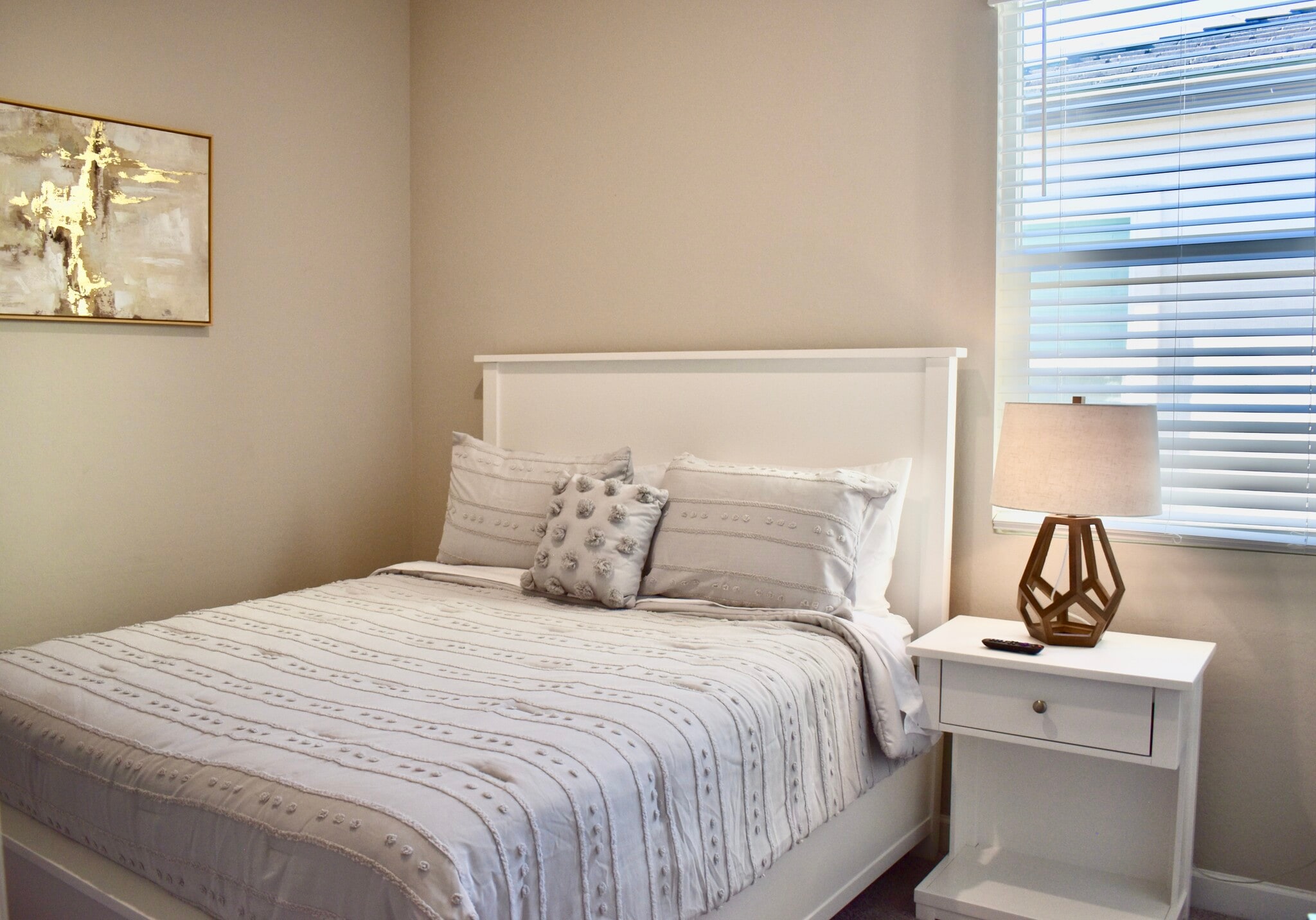 Building Photo - 4864 E Village Dr